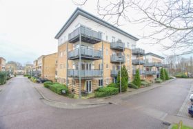 2 bedroom Flat to re...